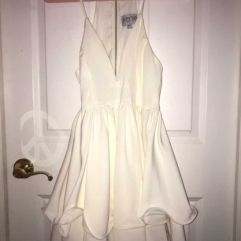 White Mini dress w Wire skirt